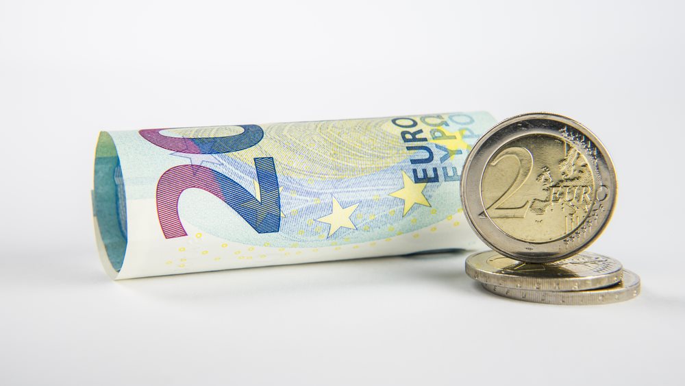Bloomberg: Η Ελλάδα θέτει σε κίνδυνο επενδύσεις 11 δισ. ευρώ