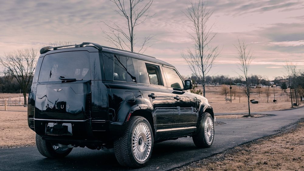 Dolus: Το πιο κλειστοφοβικο Defender πρωταγωνιστεί στην ταινία Locked