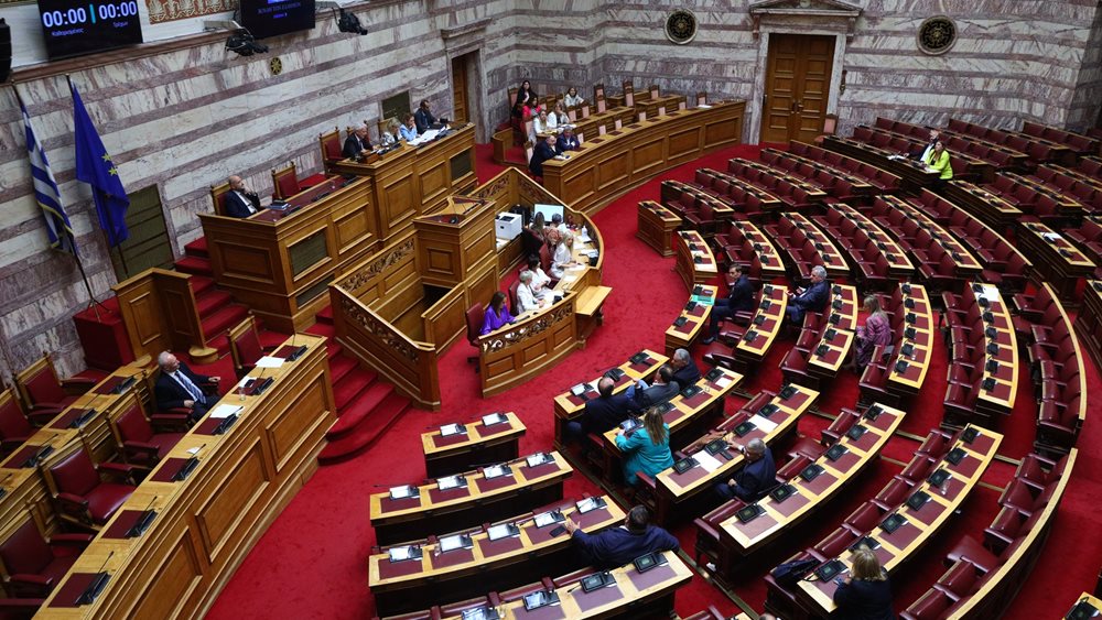 Βουλή: Aρχίζει η επεξεργασία του νομοσχεδίου για την κοινωνική κατοικία, την ενίσχυση των τριτέκνων και των ΑμεΑ