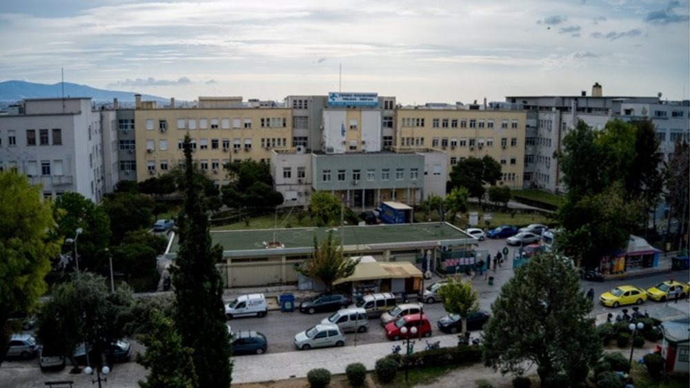 Επεισόδια Ρέντη: Ακρωτηρίασαν το πόδι του αστυνομικού που τραυματίστηκε από τη φωτοβολίδα