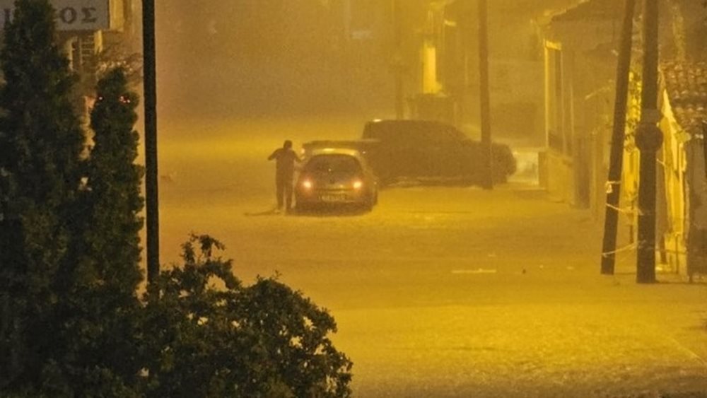 Κακοκαιρία Elias: Ποτάμια οι δρόμοι στα Τρίκαλα μέσα σε μία ώρα
