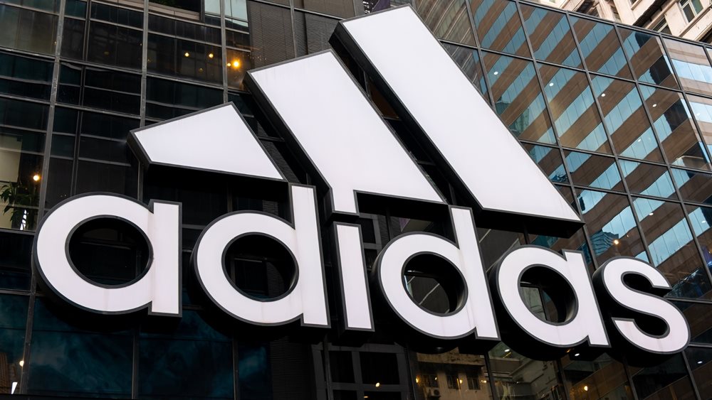 Adidas: Απώλειες έως και 1,2 δισ. ευρώ στη σκιά του Κάνιε Γουέστ