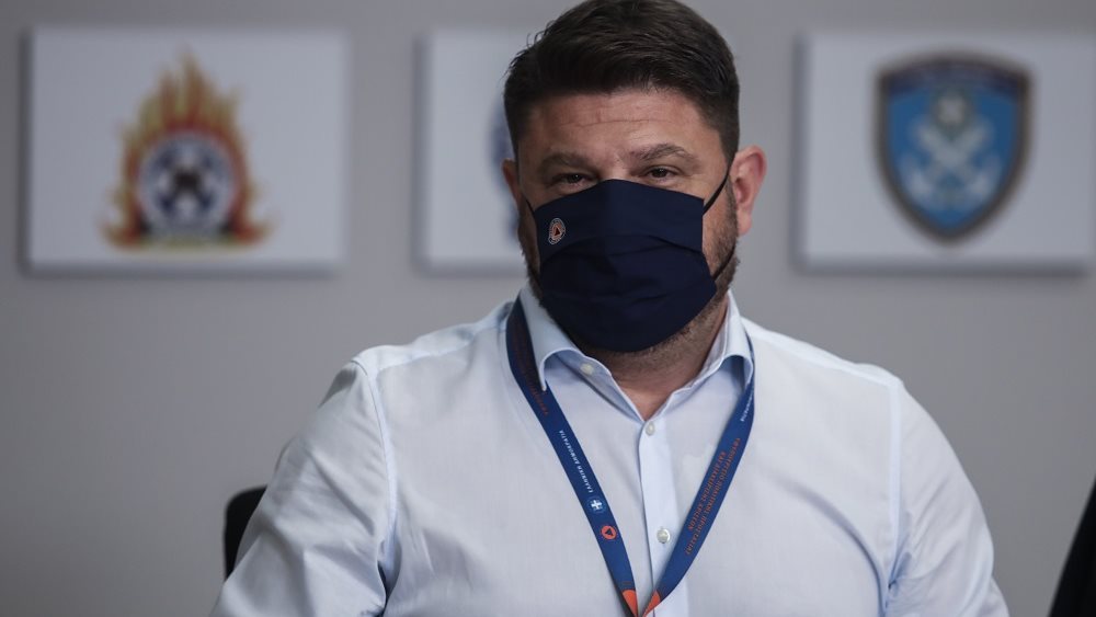 Χαρδαλιάς: Στη Βαρυμπόμπη επιχειρούν 520 πυροσβέστες με 150 οχήματα
