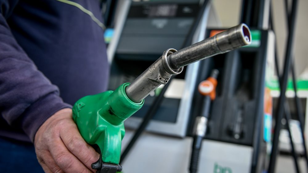 Fuel pass: Στα 80 ευρώ η νέα επιδότηση καυσίμων - 100 στα νησιά