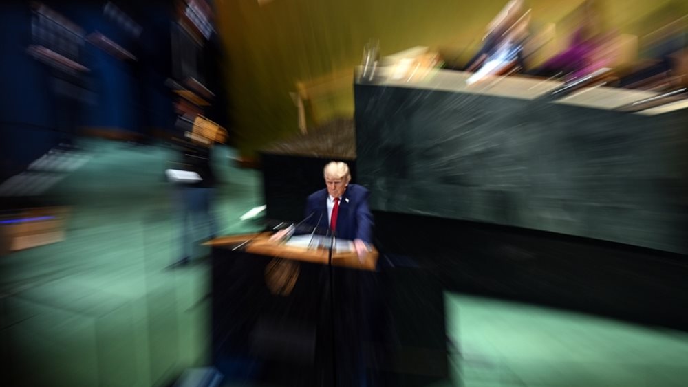 ΟΗΕ: Ποιος σταμάτησε την κυλιόμενη σκάλα την ώρα που ανέβαινε ο Τραμπ