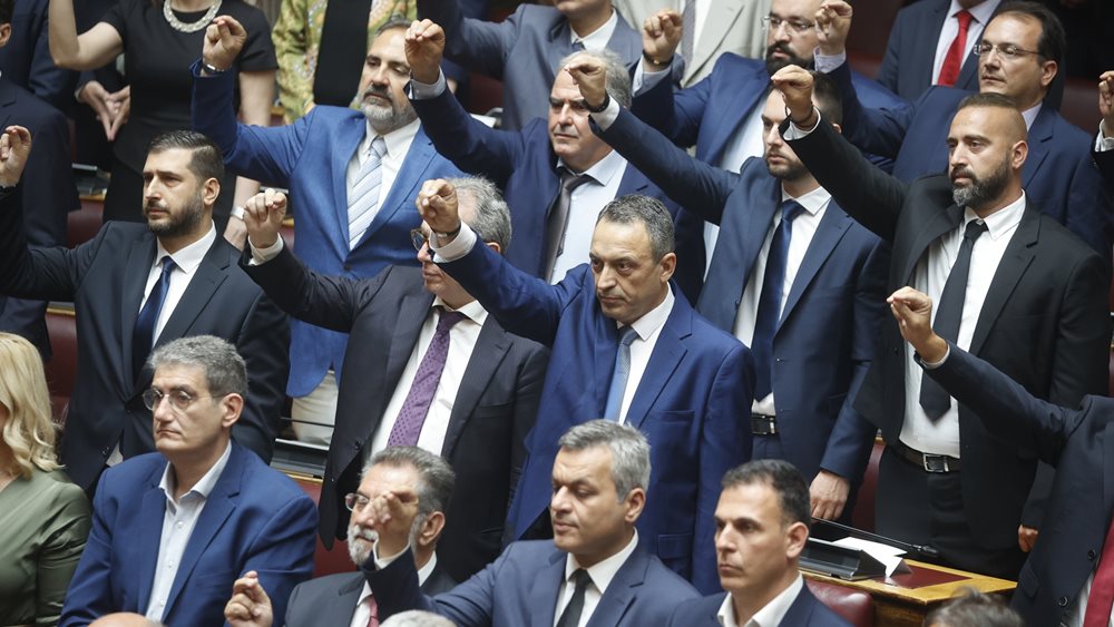 Βουλή: Ομόφωνη γνωμοδότηση υπέρ της άρσης ασυλίας των "Σπαρτιατών" - Αρνήθηκαν τις σχέσεις με Κασιδιάρη