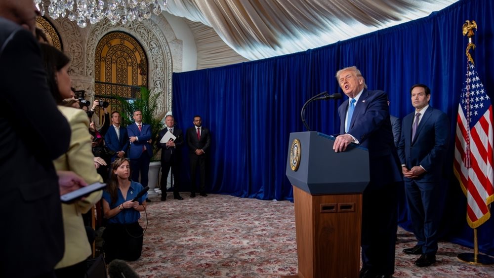 Ανάλυση Reuters για Βενεζουέλα: "Οι ΗΠΑ θα διοικήσουν τη χώρα" - Το "στοίχημα" Τραμπ για την ανατροπή Μαδούρο