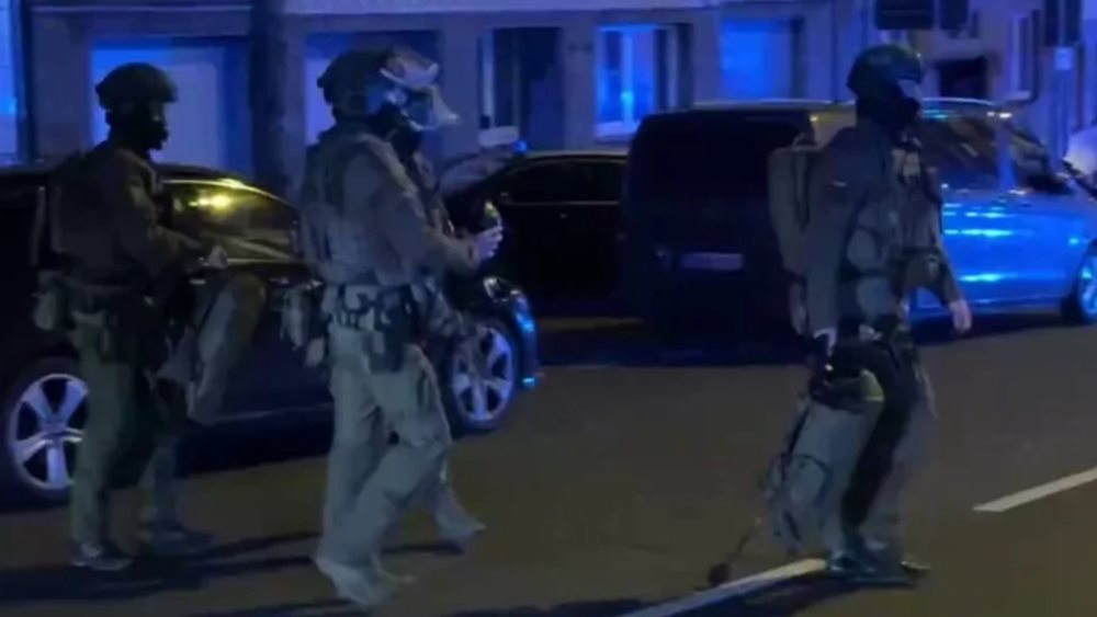 Συναγερμός στη Γερμανία: 65χρονη γυναίκα κρατά τουλάχιστον 10 ομήρους σε νοσοκομείο του Άαχεν