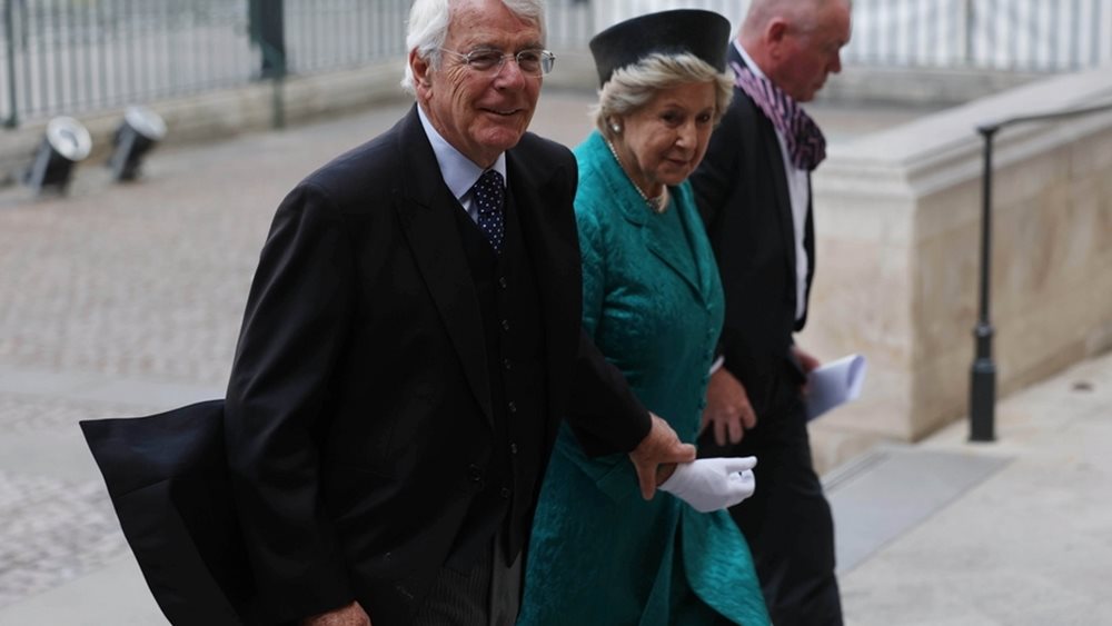 Ο Συντηρητικός πρώην πρωθυπουργός της Βρετανίας Τζον Μέιτζορ χαρακτηρίζει το Brexit &quot;πράξη συλλογικoύ παραλογισμού&quot;