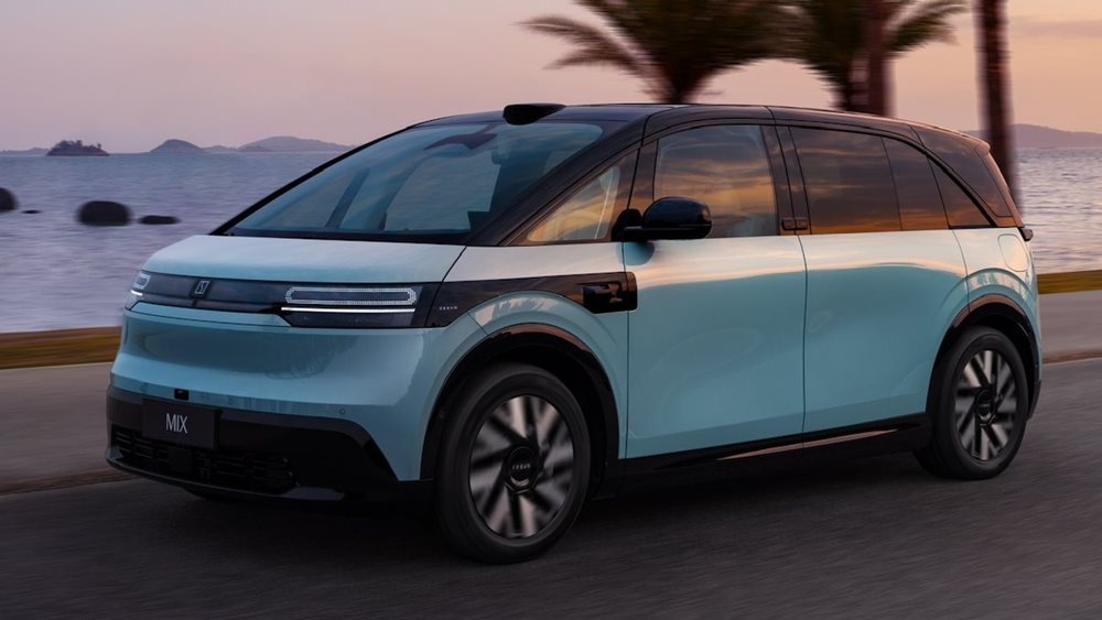 Το Zeekr Mix συνεχίζει την επιστροφή των MPV