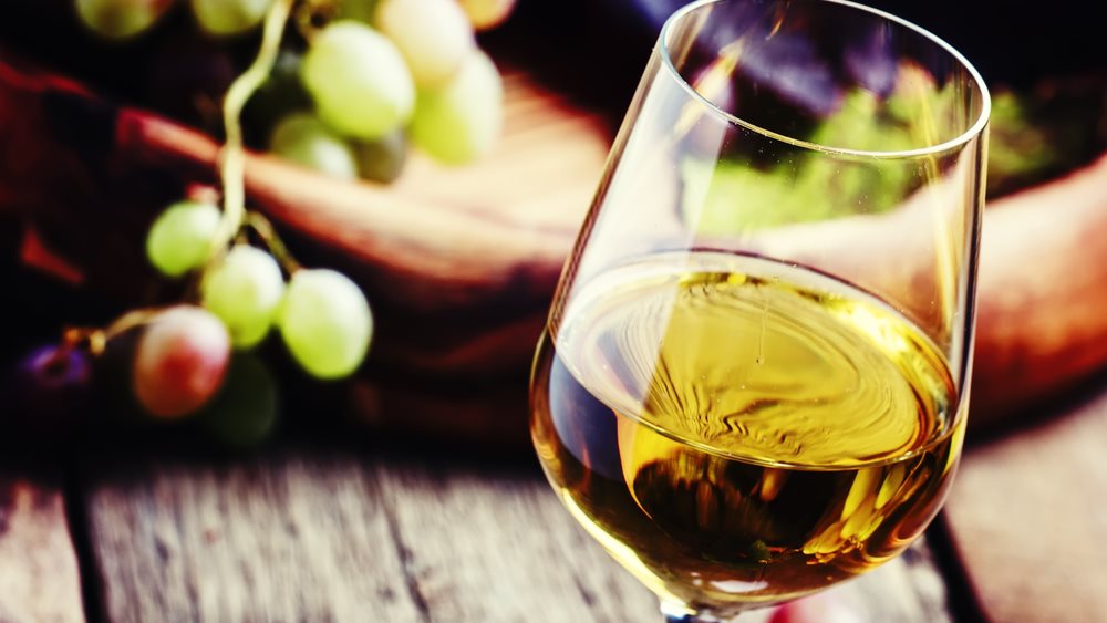 Το φιάσκο με τον φόρο στο κρασί