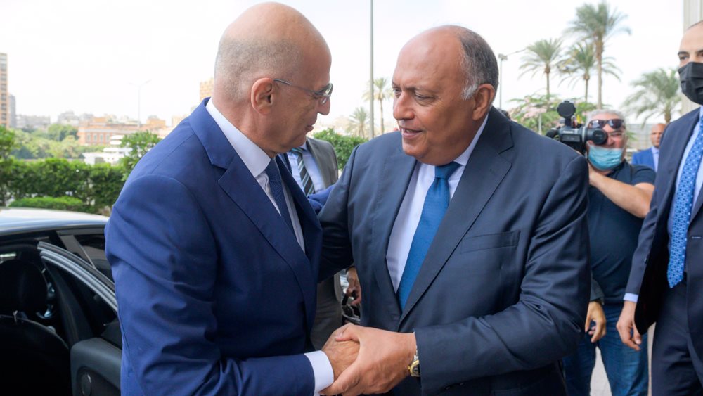 Αν. Μεσόγειος και Λιβύη στο επίκεντρο της συνάντησης Ν. Δένδια με τον Αιγύπτιο ΥΠΕΞ