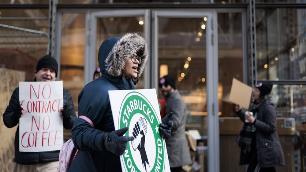 ΗΠΑ: Απεργία εργαζομένων της Starbucks σε περισσότερα από 300 καταστήματα