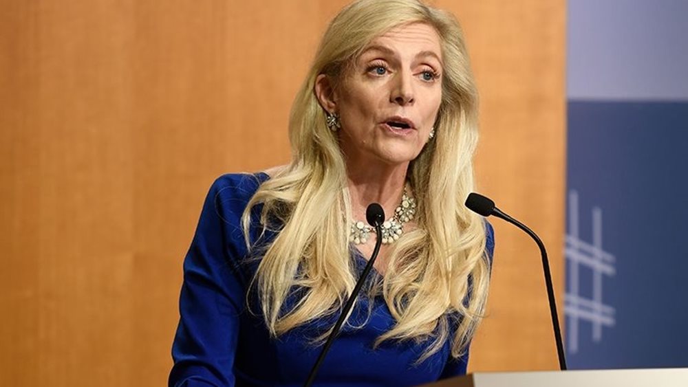 Brainard: Η Fed δεσμεύεται να κρατήσει για αρκετό καιρό τα επιτόκια σε υψηλό επίπεδο
