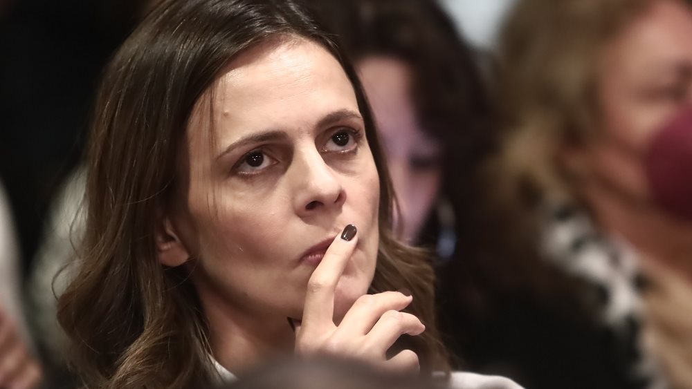 Έφη Αχτσιόγλου: "Κάλεσμα" απεγκλωβισμού από ΣΥΡΙΖΑ με "βολές" σε Αλέξη Τσίπρα