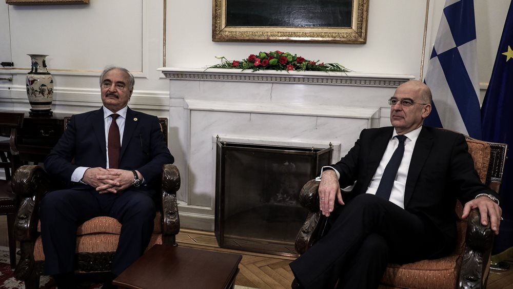 Συνάντηση με τον Χαφτάρ είχε στη Βεγγάζη ο Ν. Δένδιας