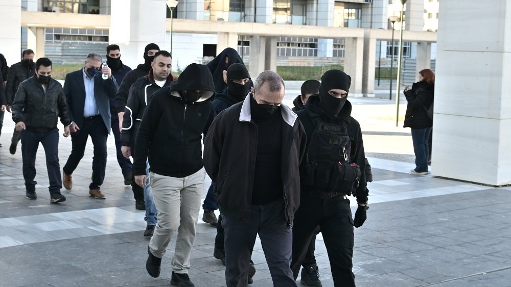 Κεκλεισμένων των θυρών η δίκη για τη 12χρονη στον Κολωνό - Η μητέρα επιχείρησε να λιντσάρει τον Ηλ. Μίχο
