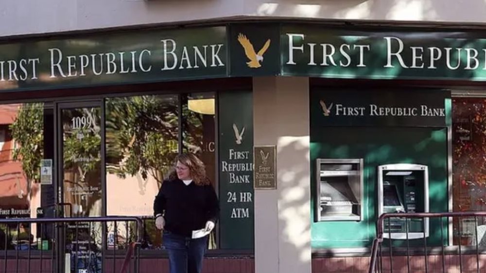 Προς καθεστώς ειδικής διαχείρισης η First Republic Bank - "Βουτιά" 43% η μετοχή
