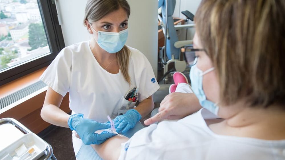 Ελβετία: Η κυβέρνηση αυστηροποιεί τα περιοριστικά μέτρα για τον κορονοϊό