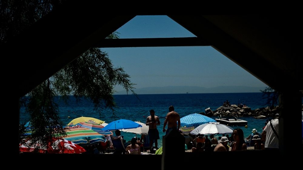 Σε κλοιό καύσωνα η χώρα: Πού καταγράφηκαν σήμερα οι υψηλότερες θερμοκρασίες (χάρτης)