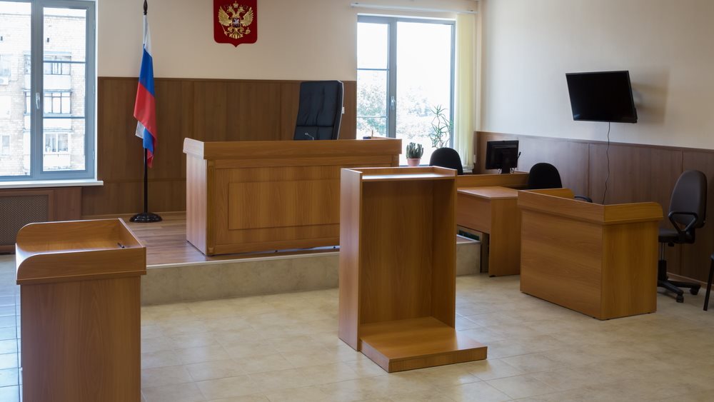 Ρωσία: H Ρωσο-αμερικανίδα Ξένια Καρελίνα παραδέχθηκε την ενοχή της, μεταδίδει το RIA