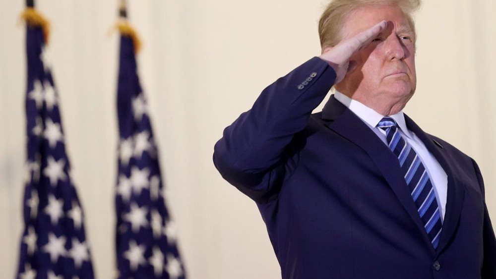 trump-salutes