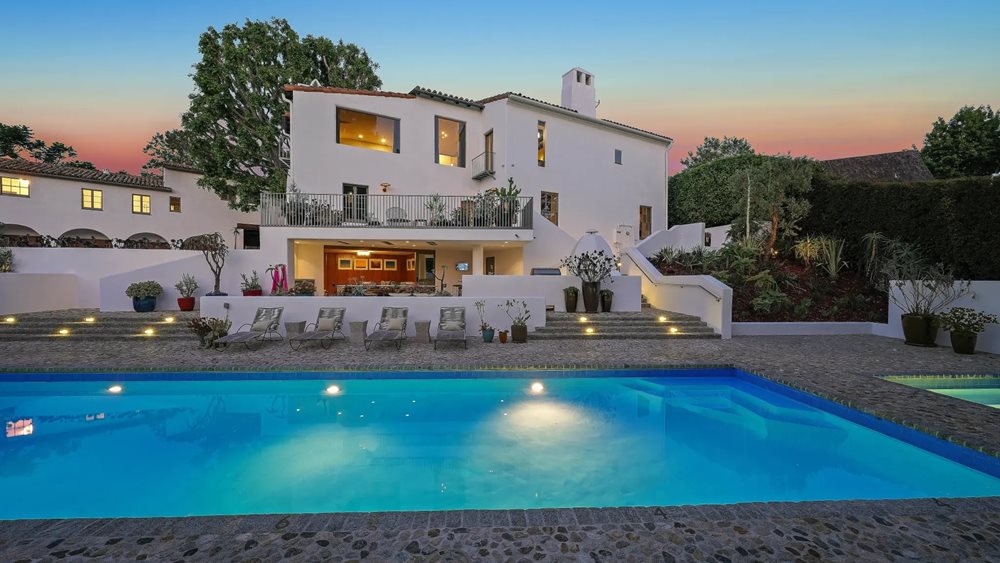 Η ιστορική έπαυλη του δισεκατομμυριούχου Χάουαρντ Χιουζ στο Λος Άντζελες διατίθεται προς πώληση για $23 εκατ.