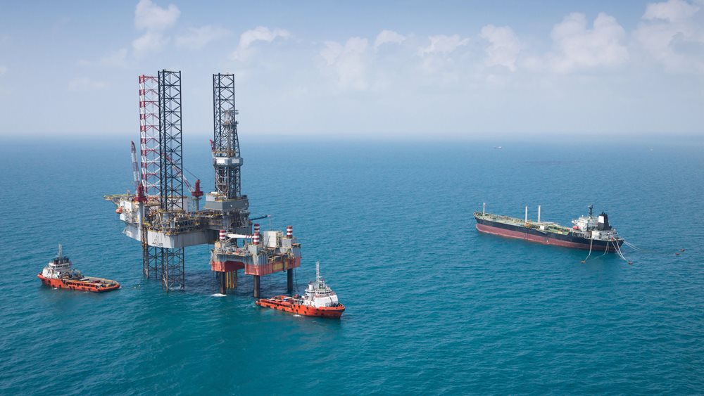 Πάνω από τα $120 το Brent