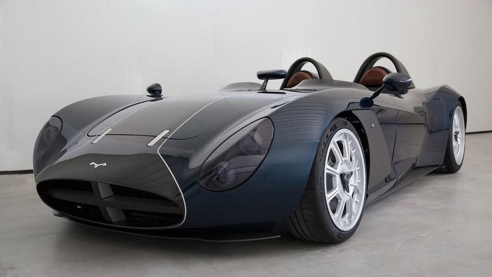 Mignatta Rina: ένα αναλογικό supercar με κινητήρα V8