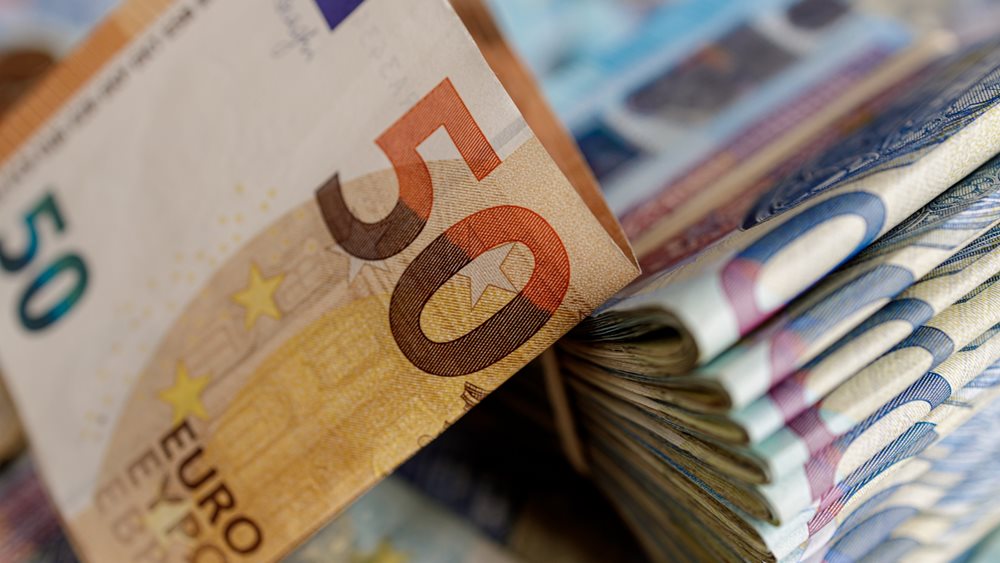 Έρχεται έκτακτη οικονομική ενίσχυση τα Χριστούγεννα - Ποιους αφορά