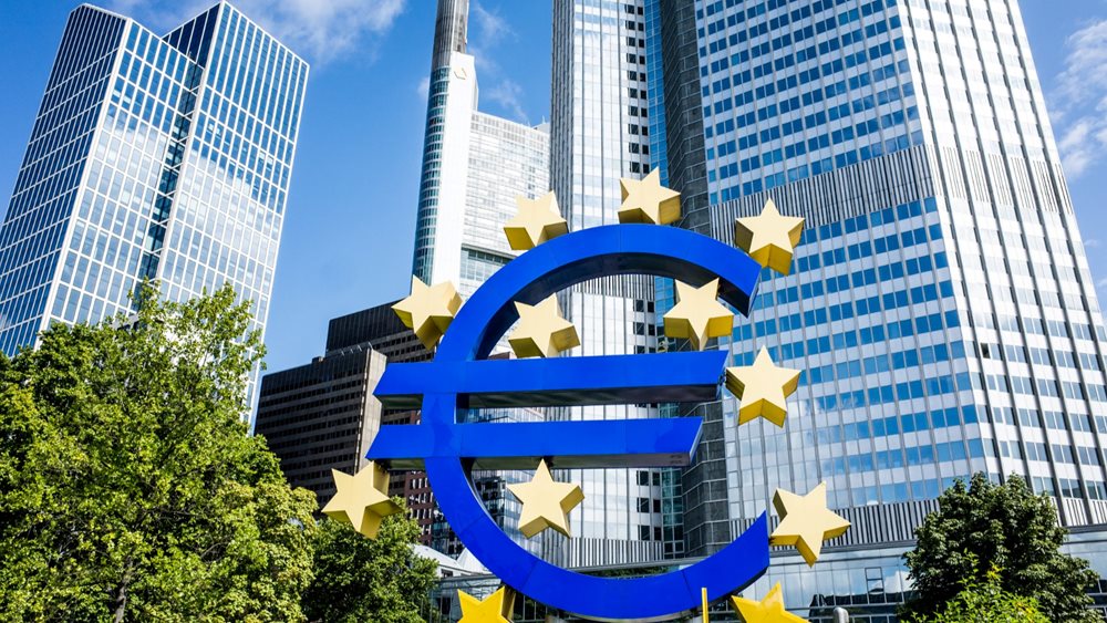 Bloomberg: Europe slips into recession as ECB considers next steps