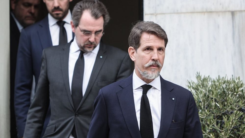 "Ντε Γκρες": Το επίσημο επώνυμο της τέως βασιλικής οικογένειας - Κατέθεσαν αίτηση για αναγνώριση ιθαγένειας