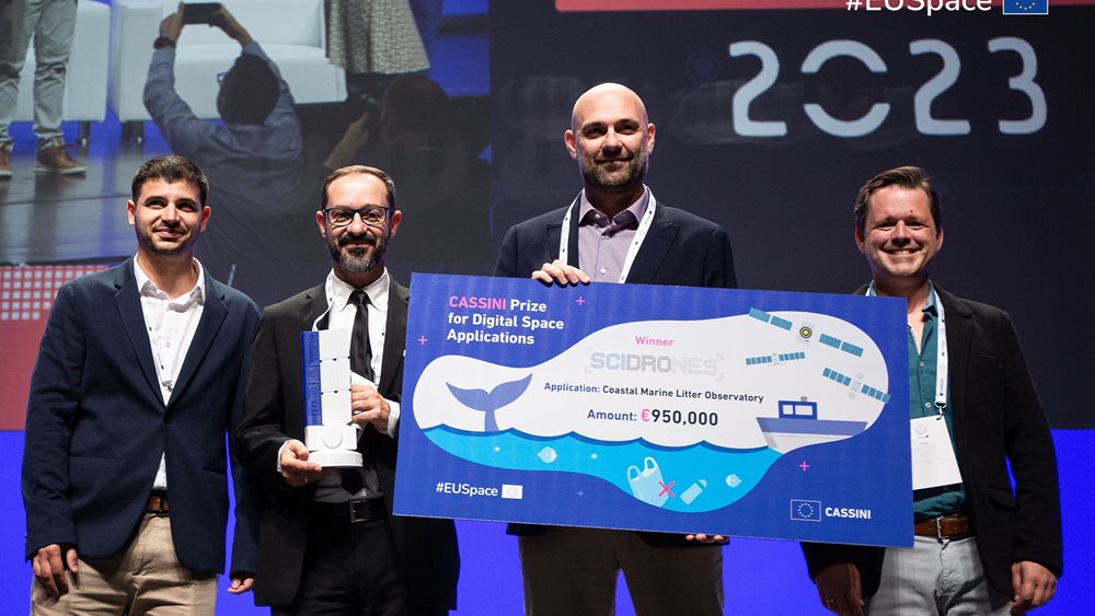 €1 εκατ. ευρώ σε ελληνική start-up που καθαρίζει τις ακτές από τα πλαστικά με drones και ΑΙ!
