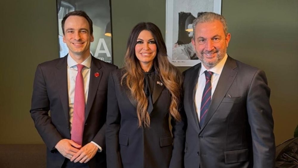 Ο Αλ. Εξάρχου συναντήθηκε με τον σύμβουλο του προέδρου Τραμπ Μιχ. Κράτσιο στο Νταβός