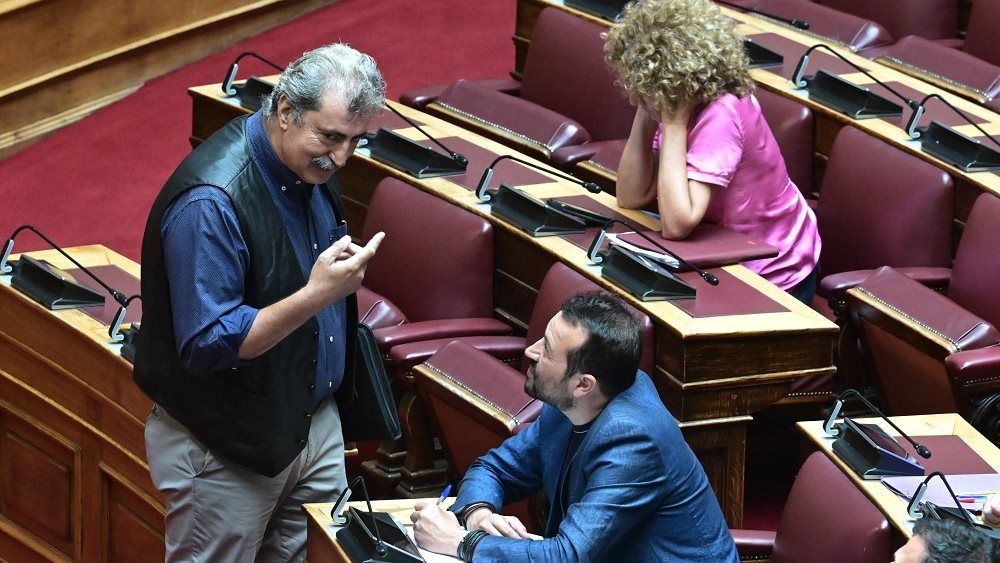 Ξέσπασε σε λυγμούς η Αθ. Λινού μετά από επίθεση του Π. Πολάκη σε συνεργάτιδα του Υπ. Υγείας