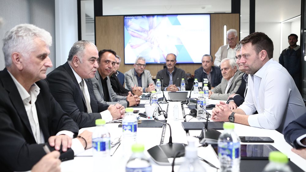 Συνάντηση Στ. Κασσελάκη με ΓΣΕΒΕΕ-ΕΕΑ - Παρεμβάσεις του ΣΥΡΙΖΑ "ενάντια στη φοροεπιδρομή της κυβέρνησης"