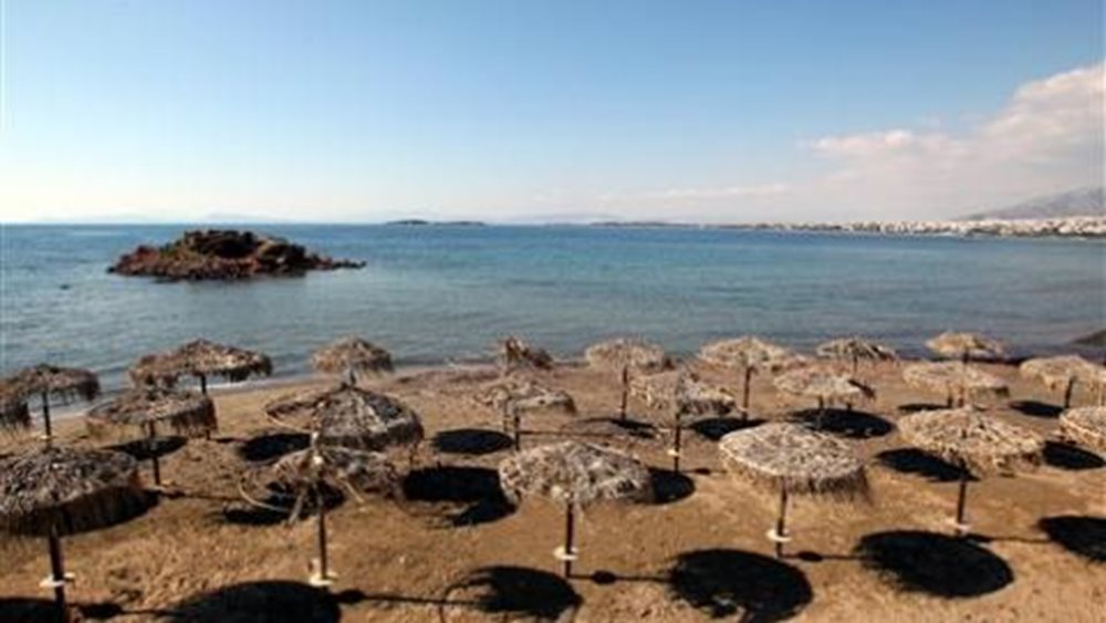 Διπλή απόβαση σε παραλίες και τουριστικούς προορισμούς από τους ελεγκτές της ΑΑΔΕ