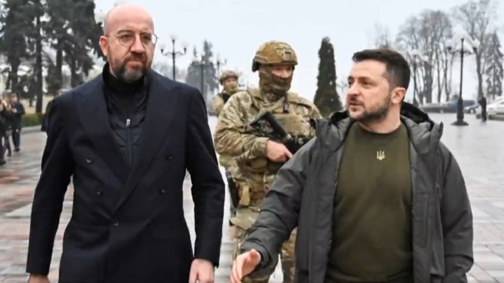 Ουκρανία: Ο Σαρλ Μισέλ ζητά να σταλούν άρματα μάχης στην Ουκρανία