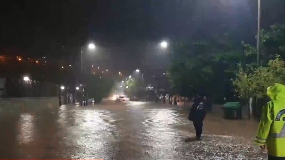 Κακοκαιρία &quot;Ιανός&quot;: Δύο οι νεκροί της θεομηνίας - Δύο αγνοούμενοι στην Καρδίτσα