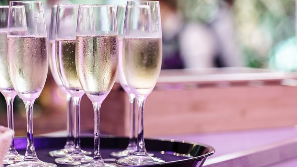 Γαλλία: Υπερφορολογημένος ο αφρώδης οίνος