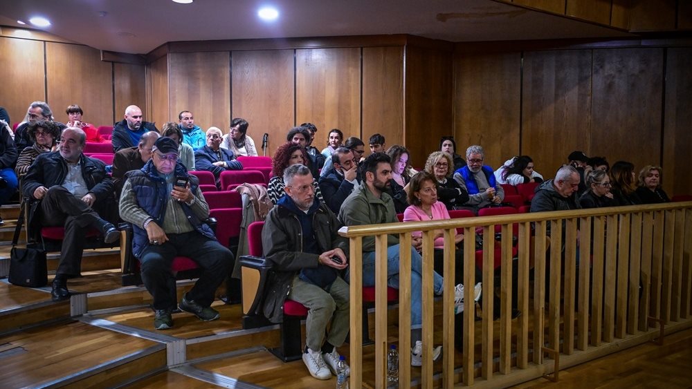 Συνεχίζεται η εισαγγελική αγόρευση στη δίκη της Χρυσής Αυγής:  Βίαιη οργάνωση με φυλετικό μίσος