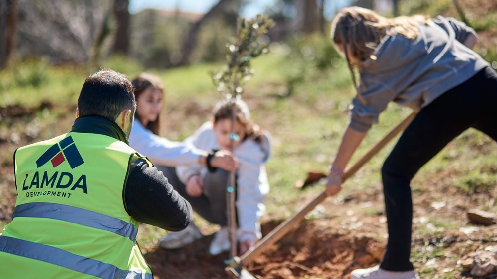 Η LAMDA στηρίζει το Δήμο Πεντέλης με αποκατάσταση της περιοχής που επλήγη από τις πυρκαγιές