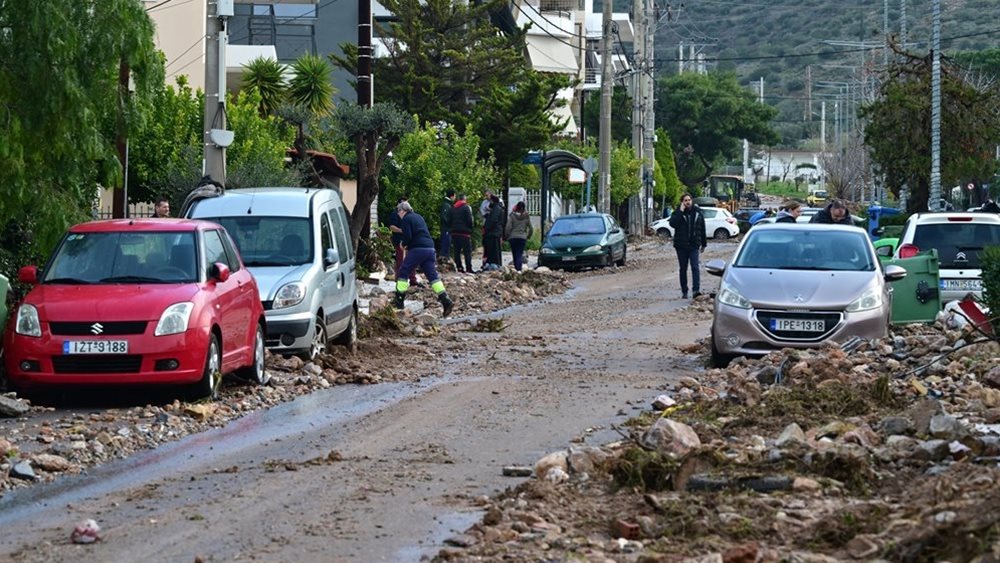 Κόντρα δημάρχου Γλυφάδας - ΔΕΔΔΗΕ για τα αίτια της καταστροφής στην Άνω Γλυφάδα