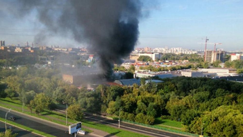 Ουκρανικά drones "χτύπησαν" αποθήκη καυσίμων στη ρωσική πόλη Ρίμπινσκ
