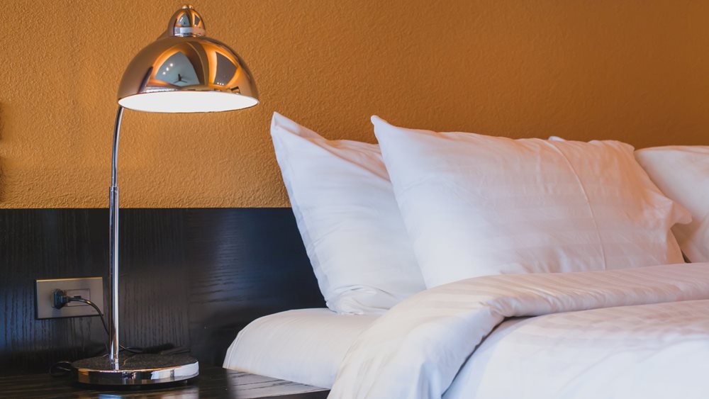 Κοιμάστε με αναμμένο φως; Θα μπορούσε να αποτελεί κίνδυνο για την υγεία σας!