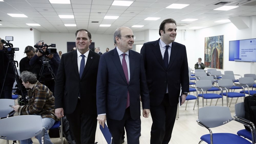 Κ. Χατζηδάκης από ΑΑΔΕ: Επιπλέον έσοδα €2 δισ. πέραν των προβλεπομένων στον προϋπολογισμό του 2024
