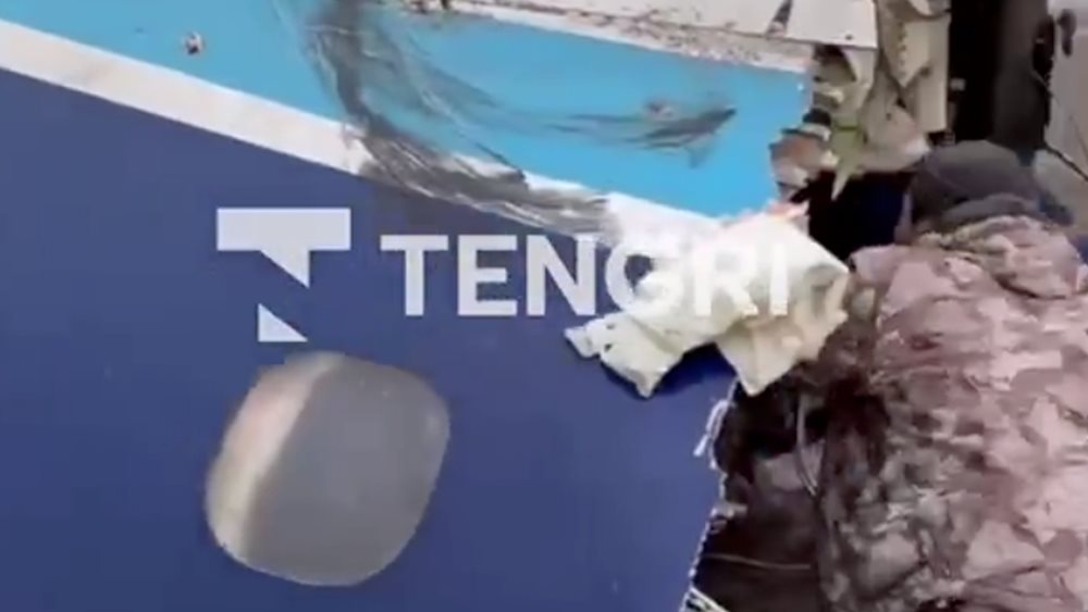 Αεροσκάφος της Azerbaijan Airlines με 67 επιβαίνοντες συνετρίβη στο Καζακστάν - 31 οι επιζώντες