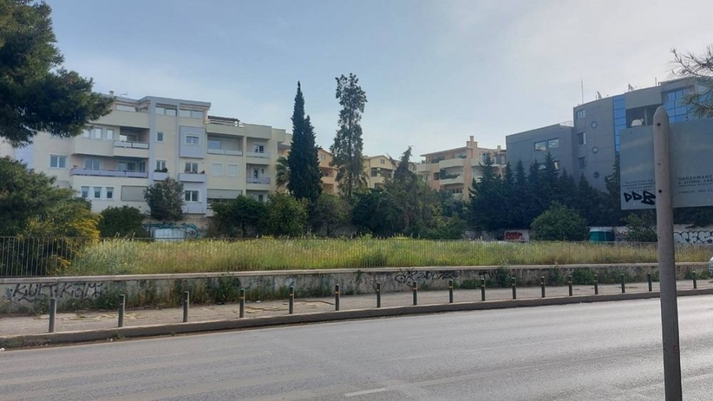 Πλειστηριασμοί: Δεύτερη ευκαιρία για το οικόπεδο-φιλέτο στην παραλιακή και το κατάστημα στη Γλυφάδα