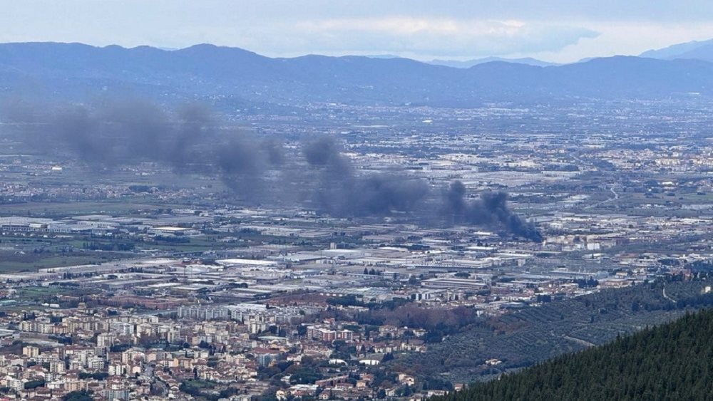 Ιταλία: Πέντε οι νεκροί από τη χθεσινή έκρηξη σε εγκαταστάσεις του ομίλου Eni, έξω από τη Φλωρεντία