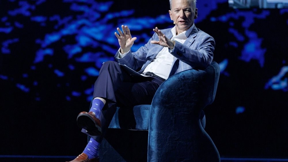 Καμπανάκι από τον πρώην CEO της Google Σμιντ: Η Ευρώπη να επενδύσει στην Τεχνητή Νοημοσύνη ανοιχτού κώδικα, αλλιώς θα καταλήξει στα κινεζικά μοντέλα